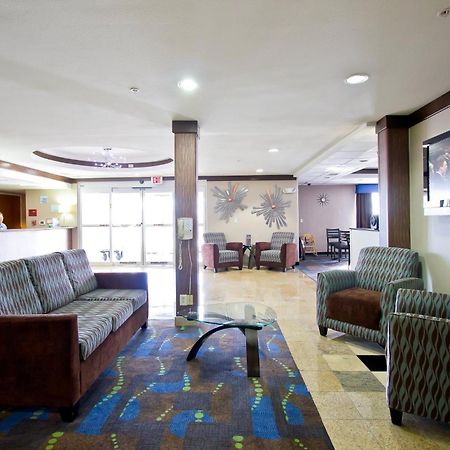 Holiday Inn Express Hotel And Suites Bastrop By Ihg Exterior foto