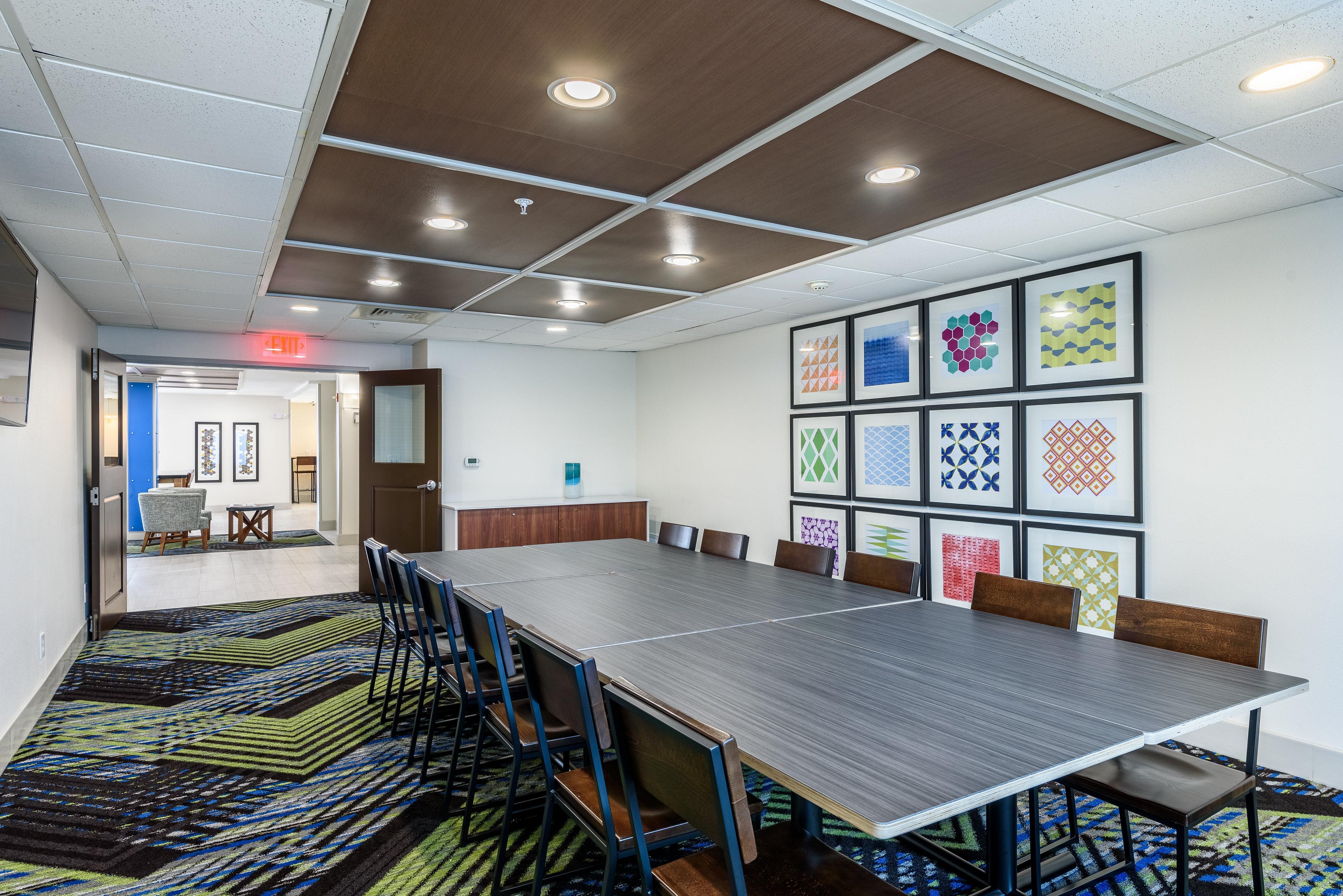 Holiday Inn Express Hotel And Suites Bastrop By Ihg Exterior foto