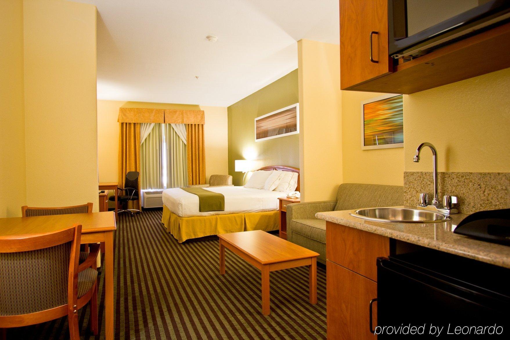 Holiday Inn Express Hotel And Suites Bastrop By Ihg Exterior foto